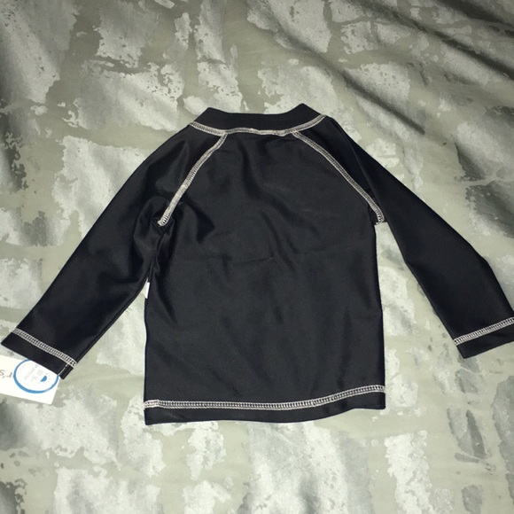Baby boy rashguard and swim trunk set - Picture 4 of 7